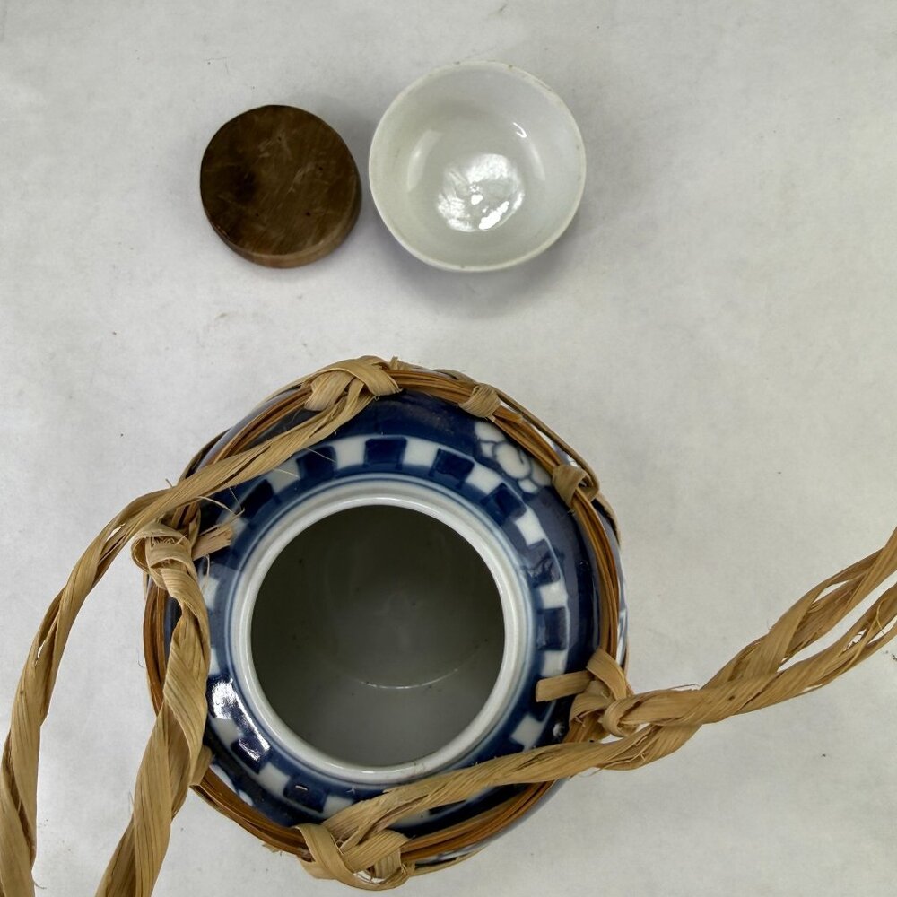 Vintage Blue & White Prunus Flower Ginger Jar With Bamboo Strapping Cork & Lid - Picture 8 of 13